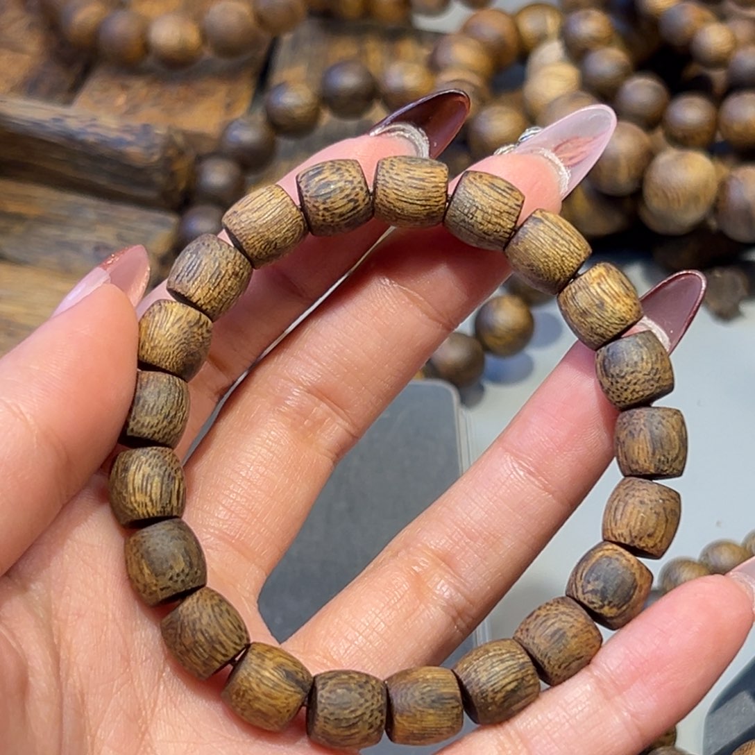 沉香沉香碎屑奇楠沉香老料0988888乌身