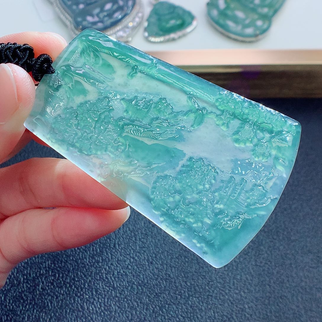 翡翠颈饰未镶嵌翡翠