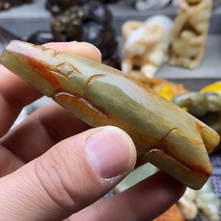 未镶嵌蛇纹石玉颈饰