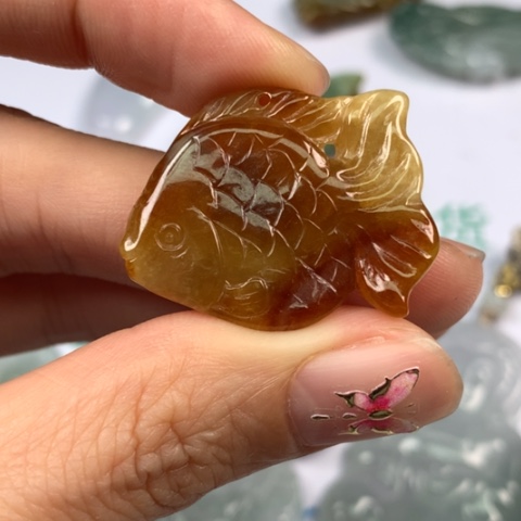 翡翠颈饰未镶嵌翡翠