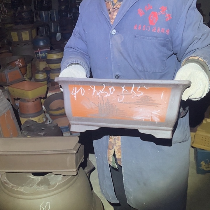 紫砂花盆紫砂花盆是最