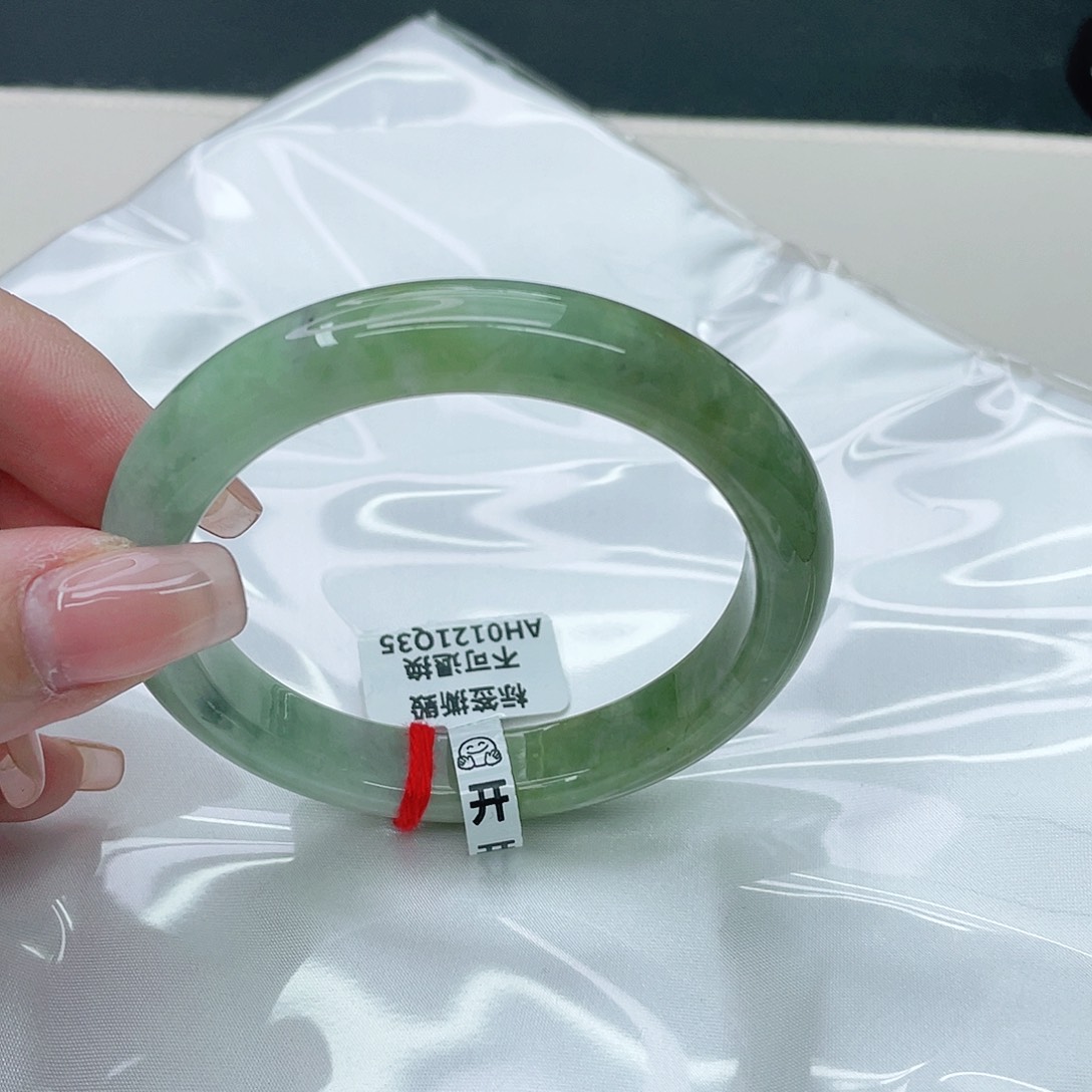 翡翠手镯未镶嵌正56.7