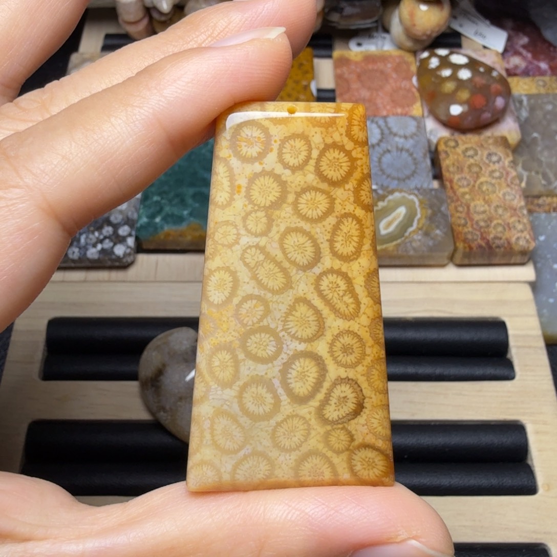 硅化玉未镶嵌像豹纹