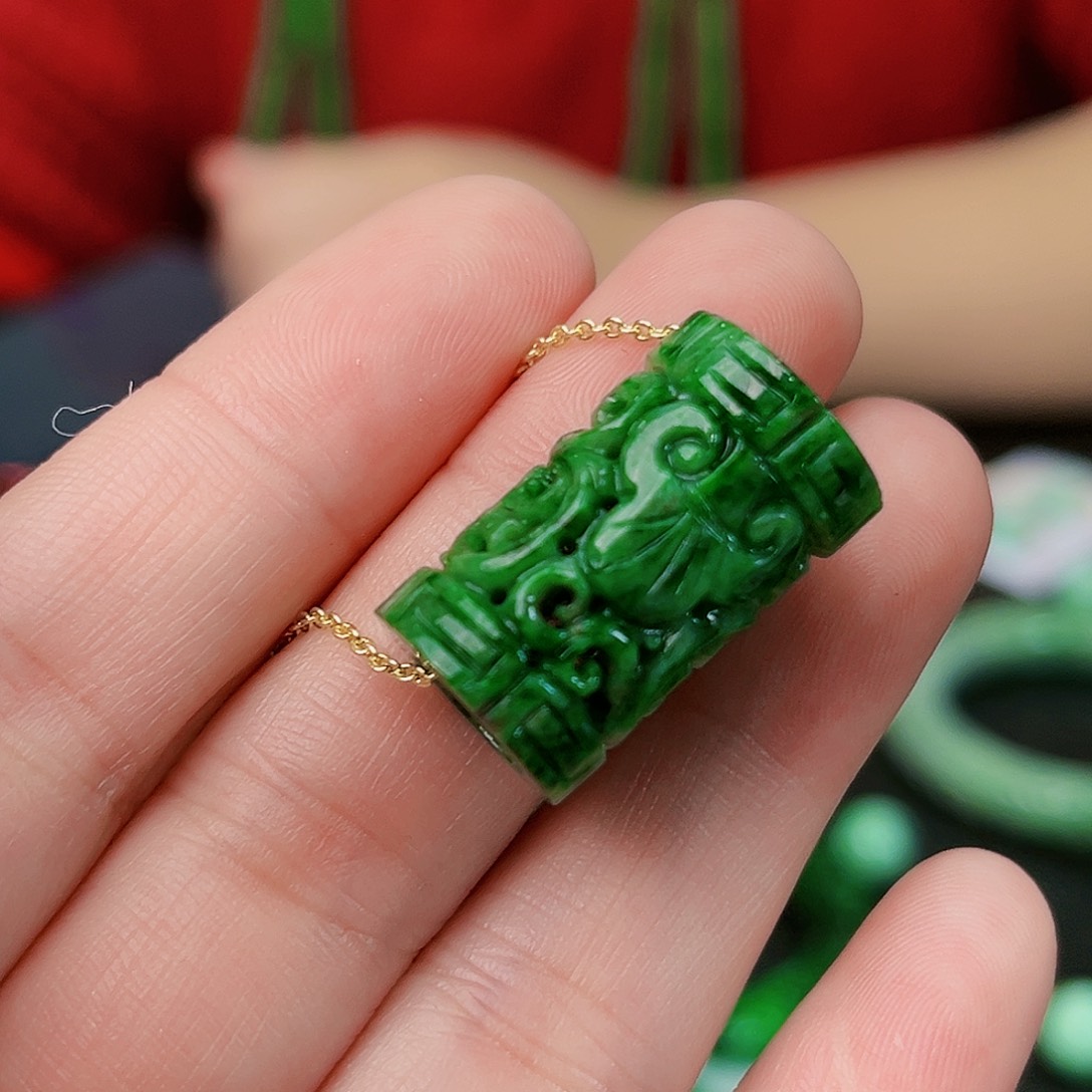 翡翠颈饰未镶嵌吊坠