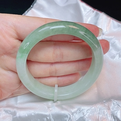 【闪购商品】翡翠手镯未镶嵌正56
