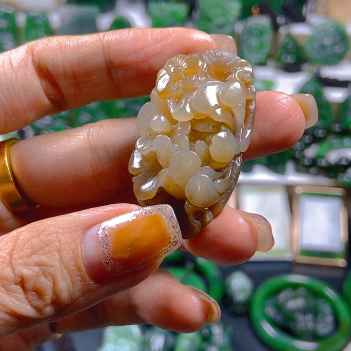 颈饰未镶嵌和田玉小**?