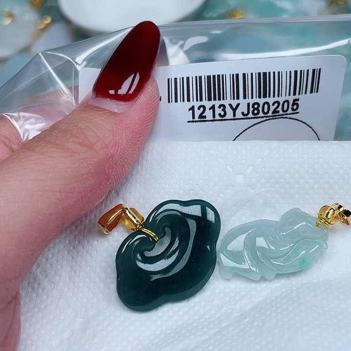 翡翠未镶嵌吊坠(不含链)