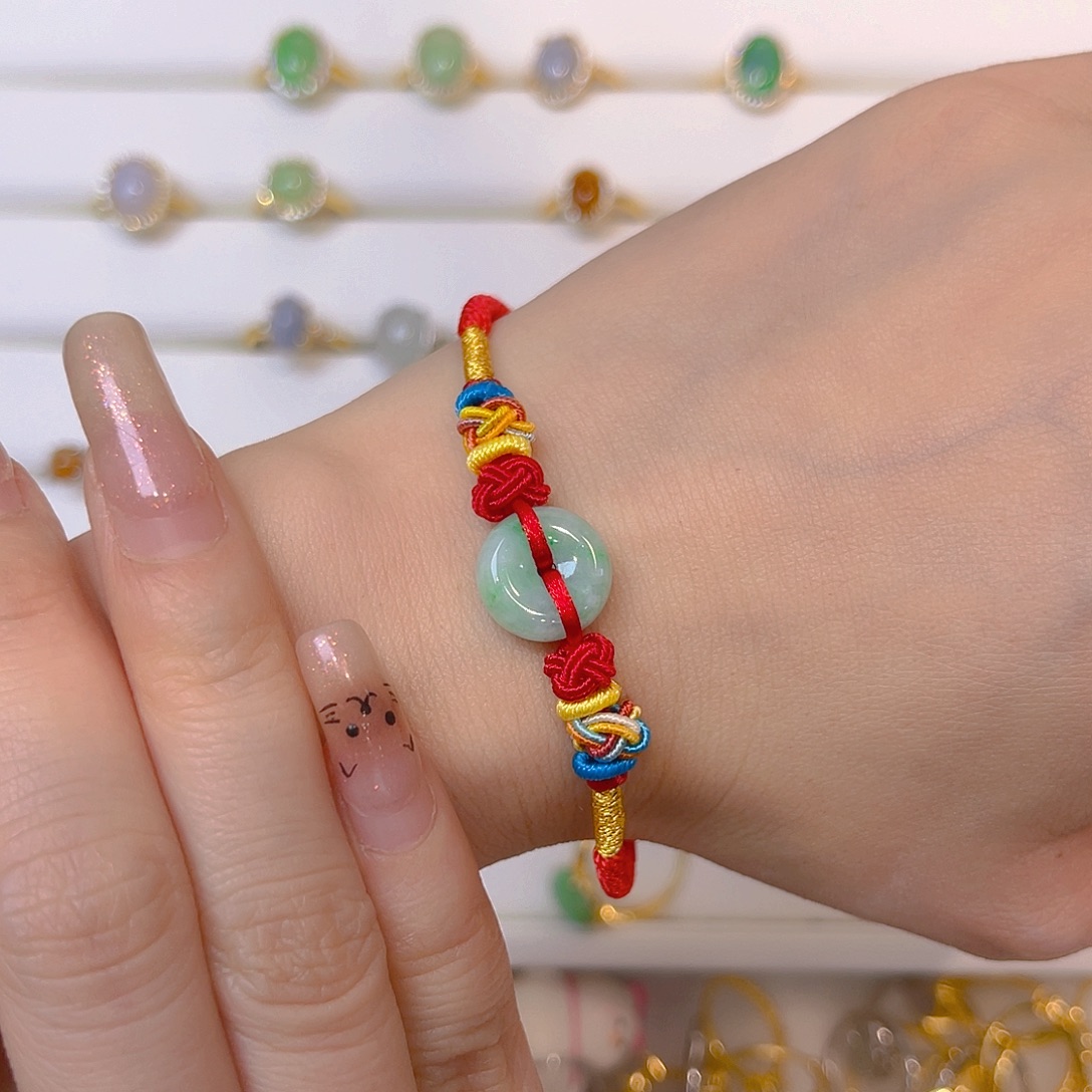 手链翡翠未镶嵌，几。