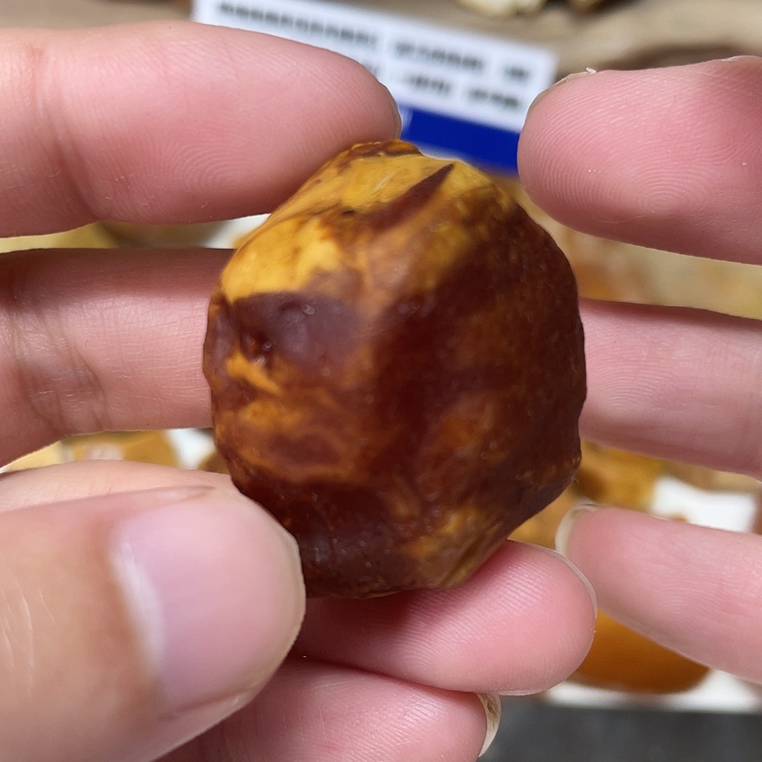 定制琥珀未镶嵌原矿琥珀