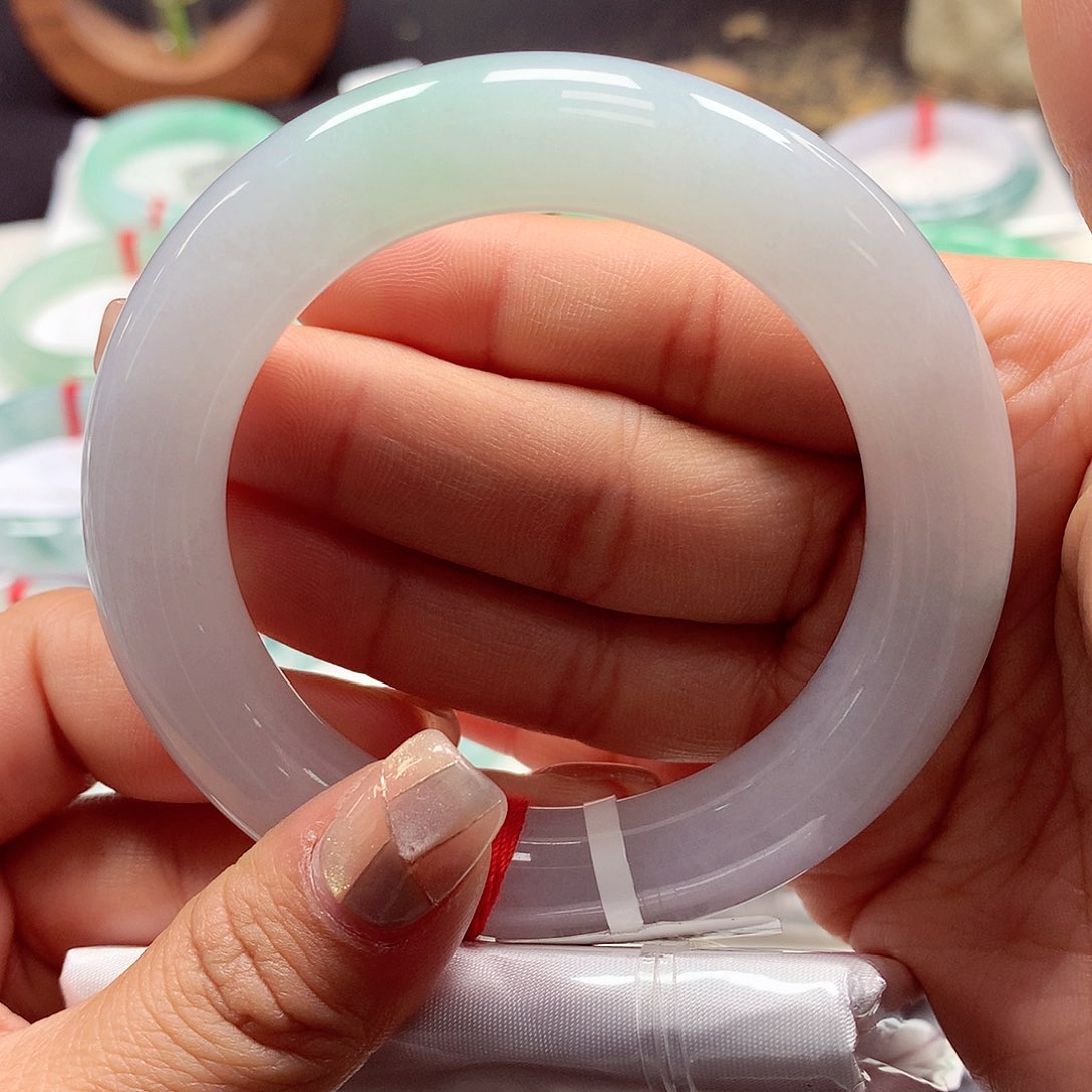 翡翠手镯未镶嵌53圆69号88