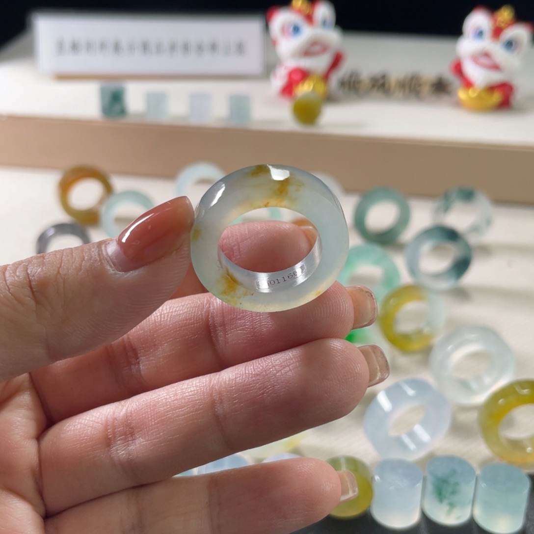 定制翡翠未镶嵌小*儿
