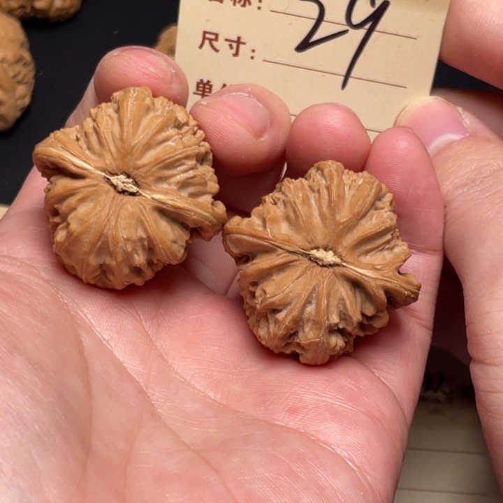 文玩核桃把件三角白36尺打底发29