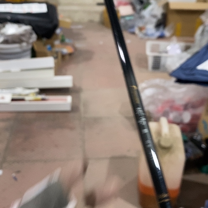 飞雪鲫3.6米鱼竿一根杆身起泡了，