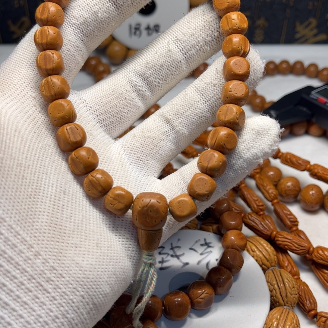 C***H脑纹桃核，六方，尺寸8.8