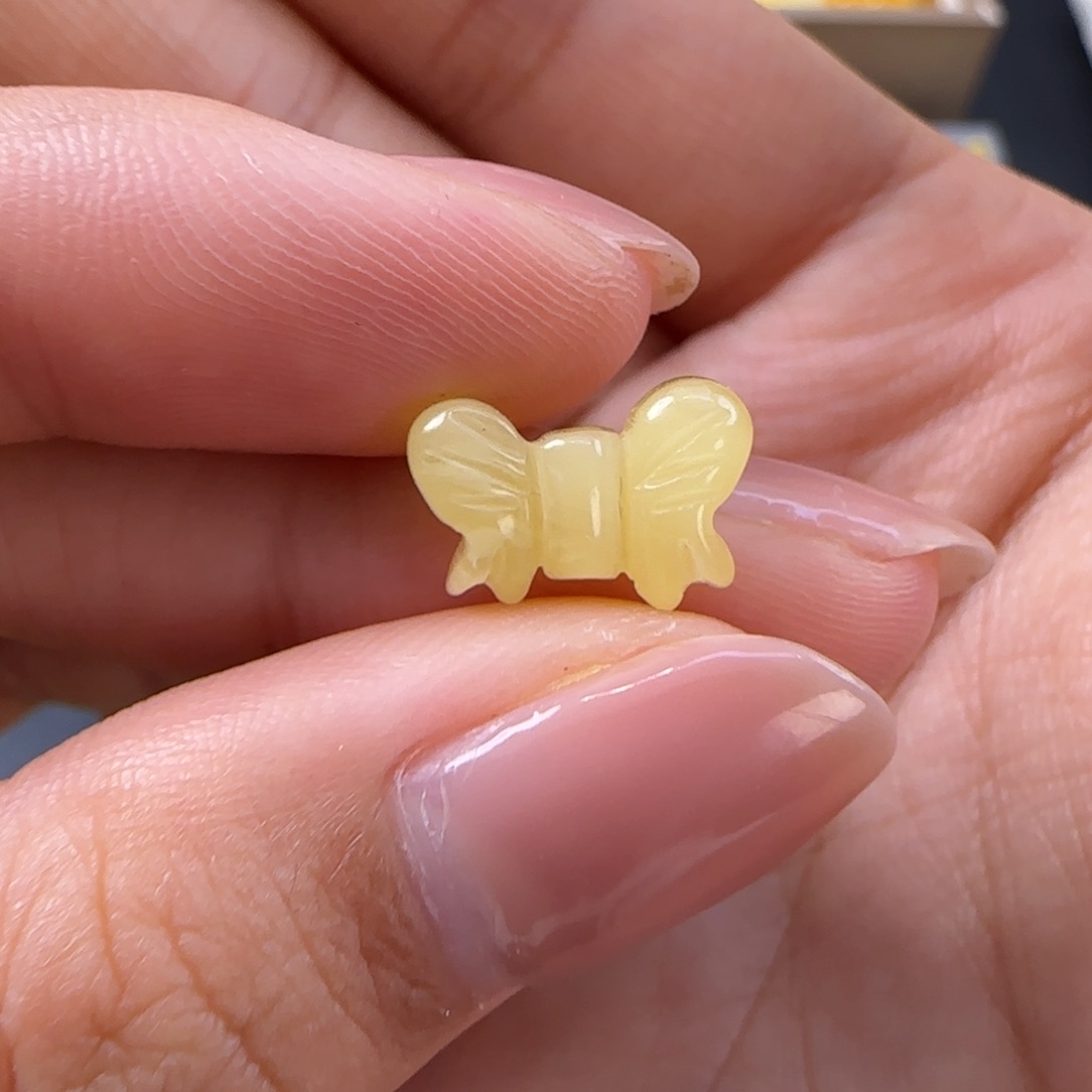 琥珀未镶嵌珠宝奇石一***虎