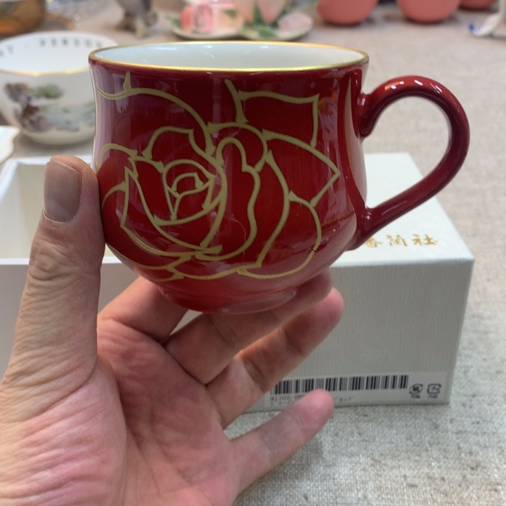 凡***如金瓷阁家的美丽瓷器