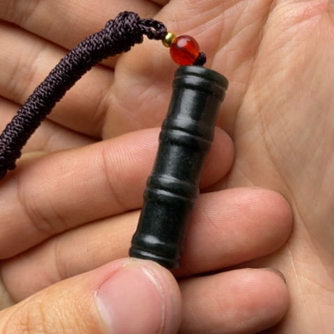 讷***厂和田玉未镶嵌颈饰