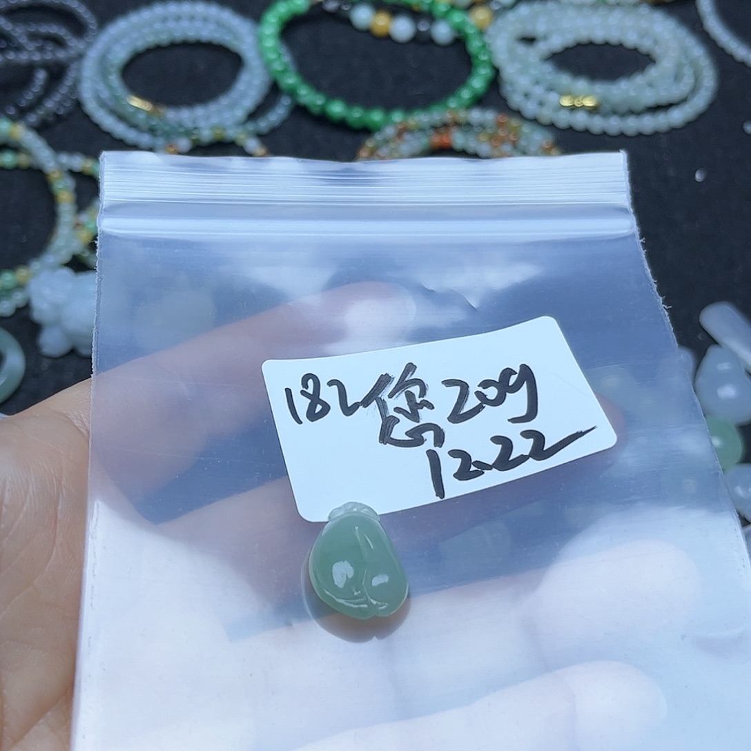 ****您翡翠未镶嵌颈饰不退