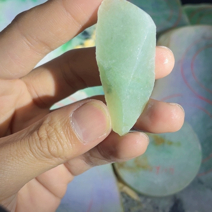 翡翠未镶嵌挂件片料