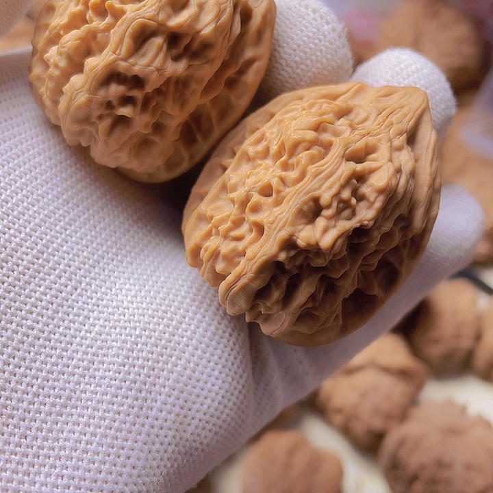 桃核吊坠鸡心狮子头