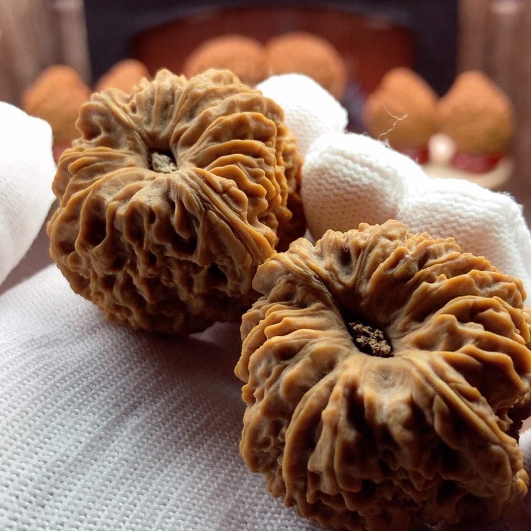 文玩核桃把件三角高炮拉丝大凹38.5.37.5.41.39克