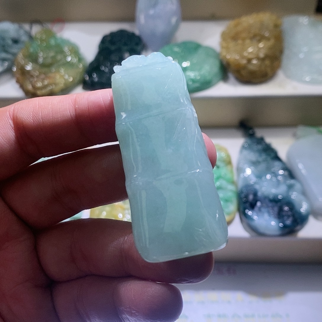 【闪购商品】翡翠颈饰未镶嵌竹节