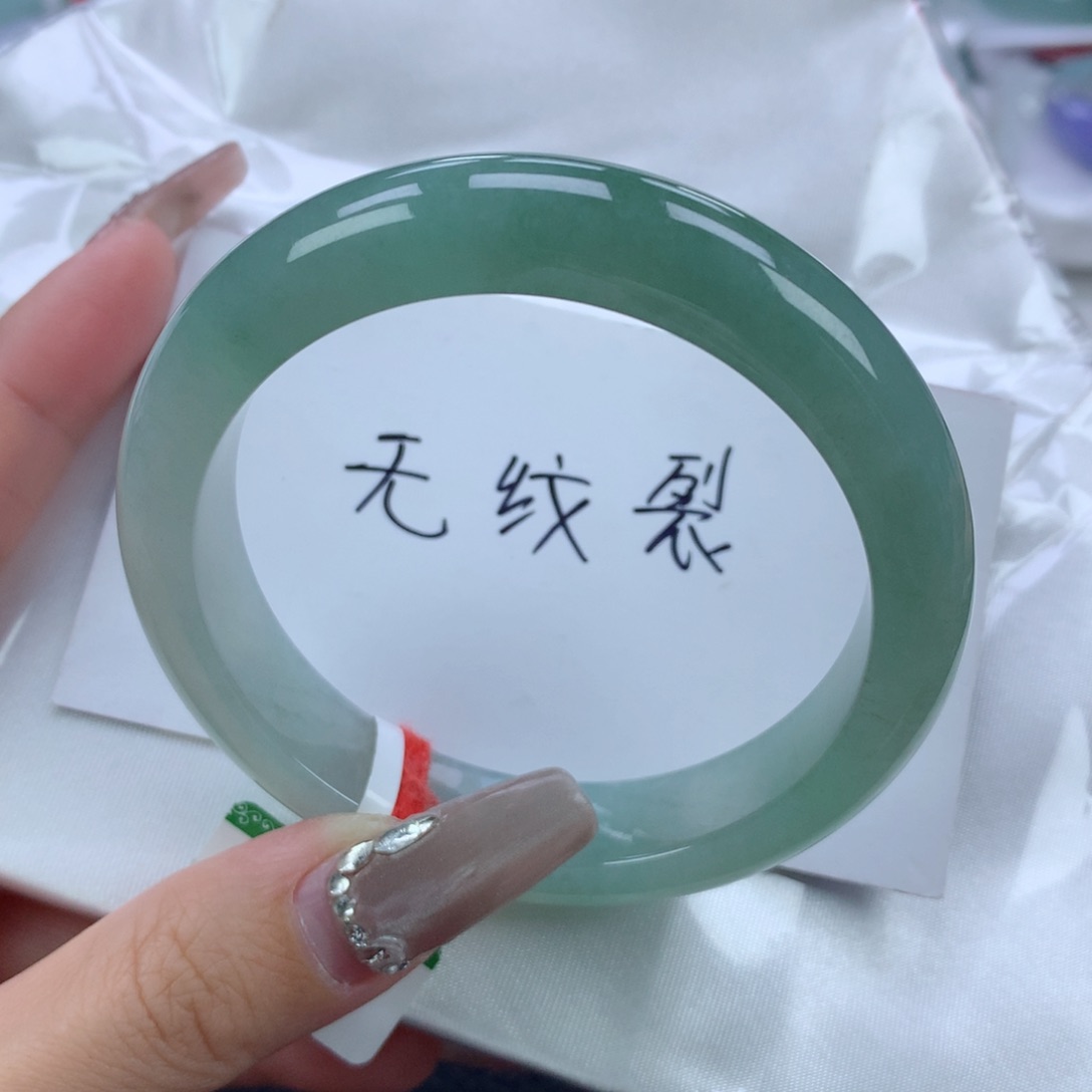 翡翠手镯未镶嵌56.4正圈