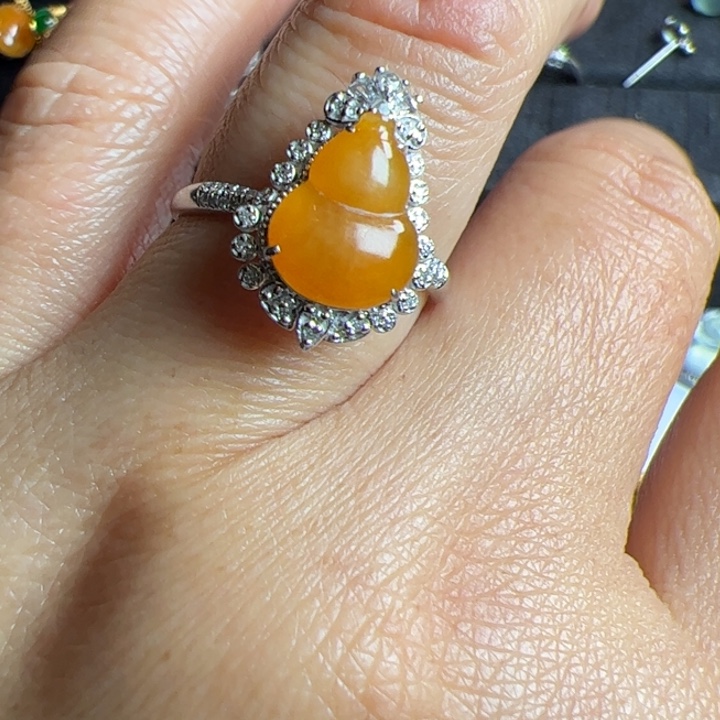 翡翠戒指18K金镶嵌翡翠吊坠项链