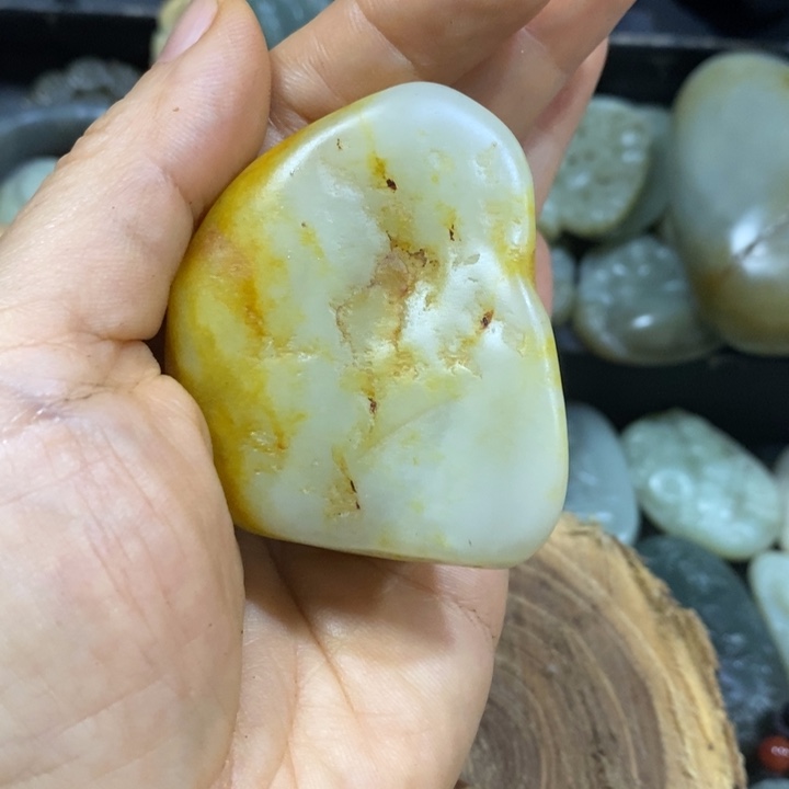 未镶嵌和田玉（糖玉）挂件