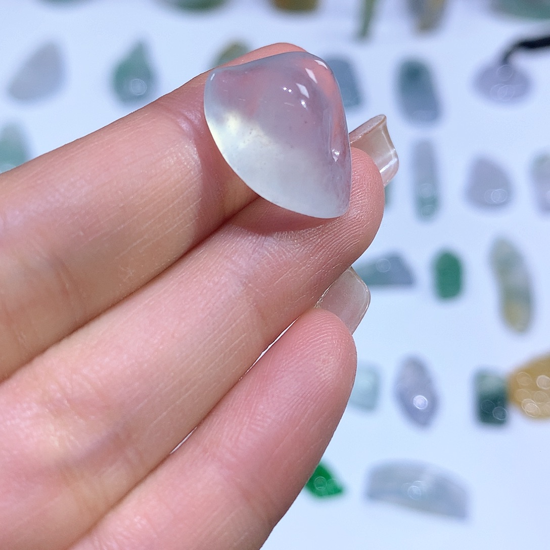 翡翠颈饰未镶嵌随型