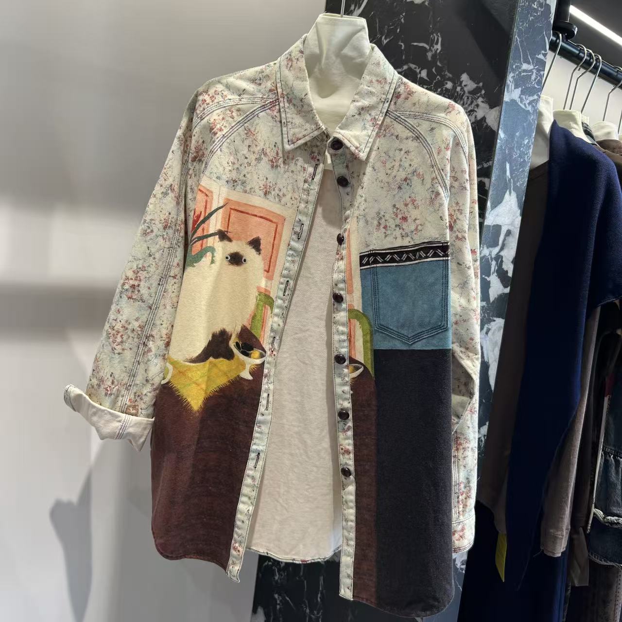 168欧韩集合店|复古拼接印花衬衫，萌宠邂逅烂漫碎花31231