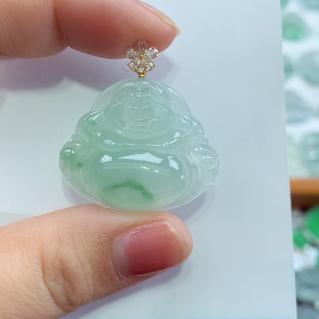 翡翠18K金镶嵌颈饰佛公