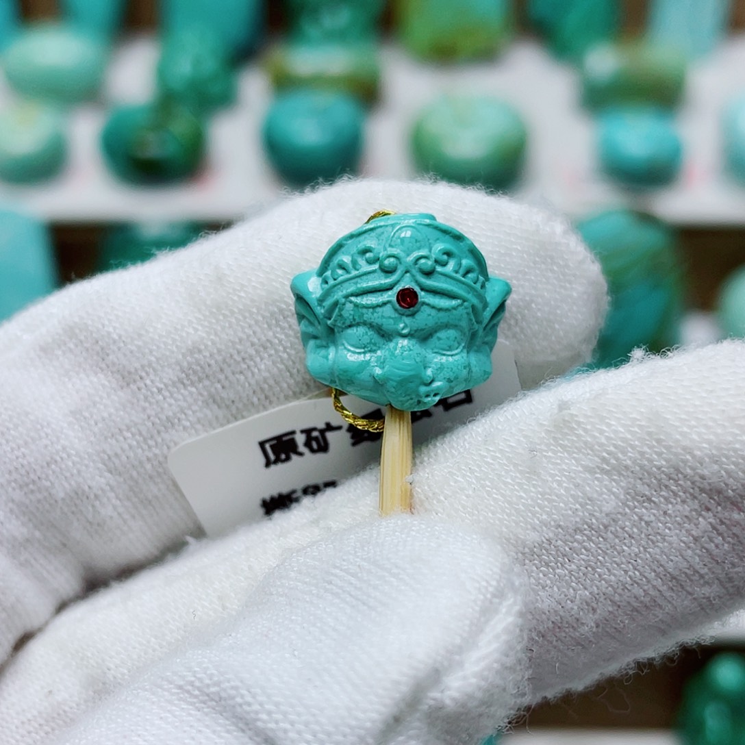 绿松石未镶嵌珠宝奇石