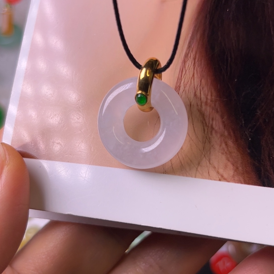 翡翠颈饰18K金镶嵌花**朵项坠