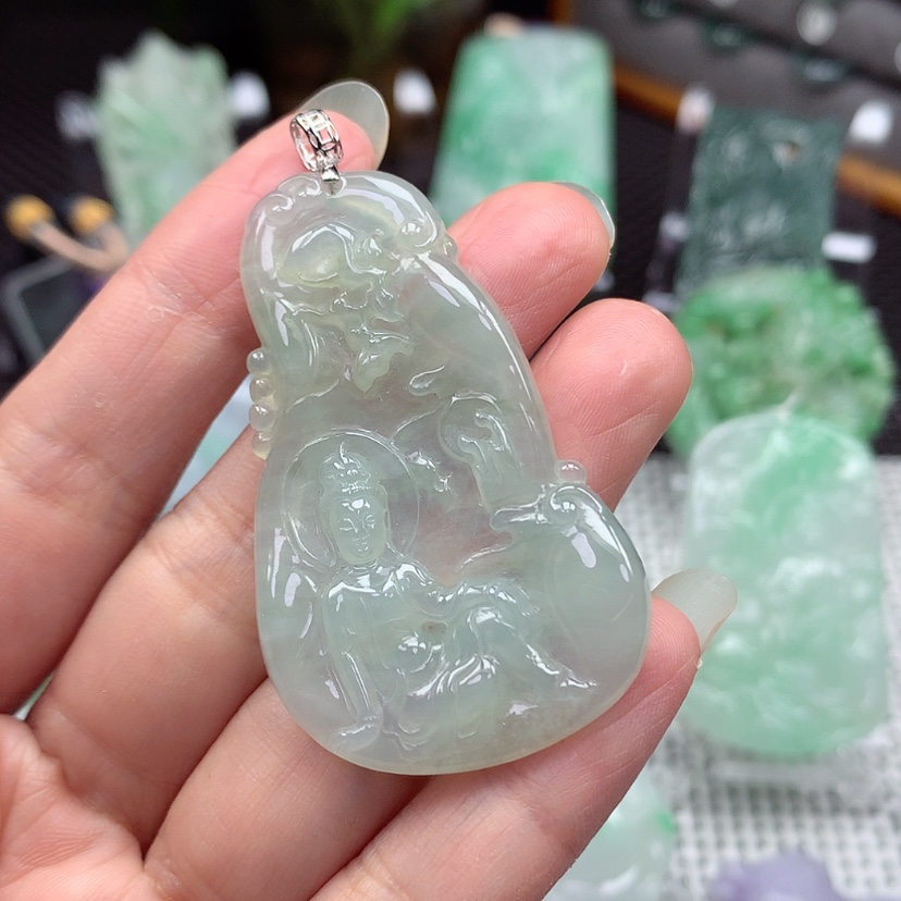 【闪购商品】翡翠颈饰18K金镶嵌翡翠吊坠