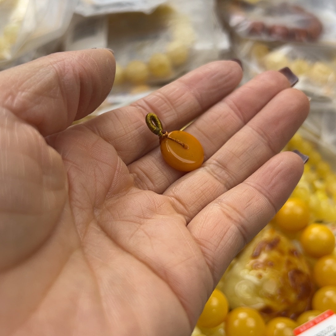 琥珀珠宝奇石未镶嵌