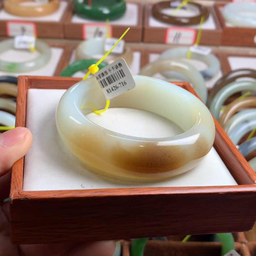 【闪购商品】和田玉手镯未镶嵌55