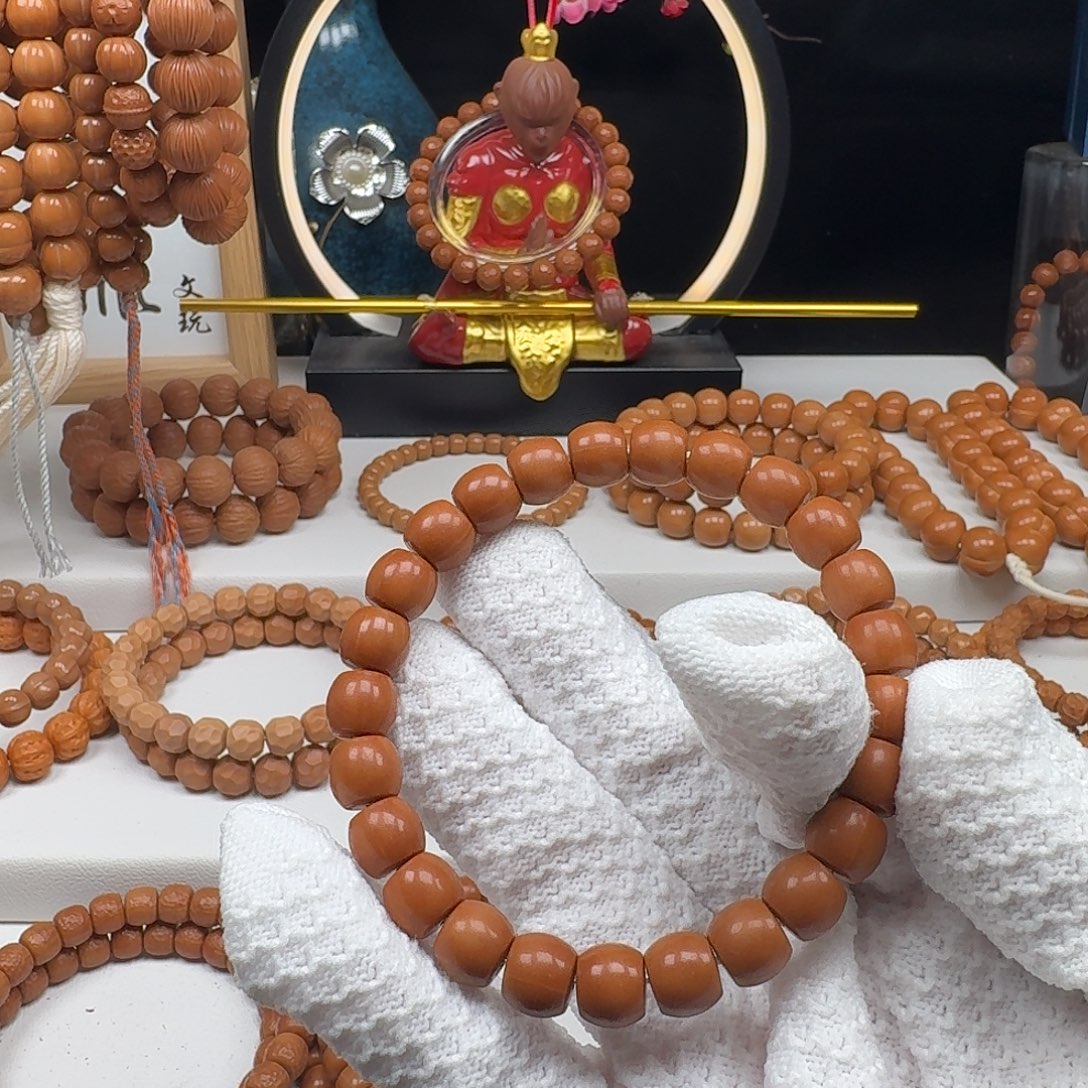 W***ᦗ猴头核桃手串猴头直切9.7