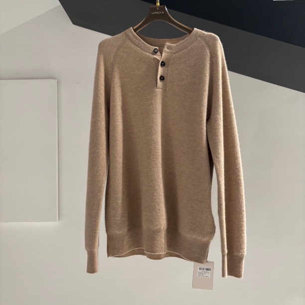 LUTACY.G 113023 三粒扣套头毛衫 浅褐