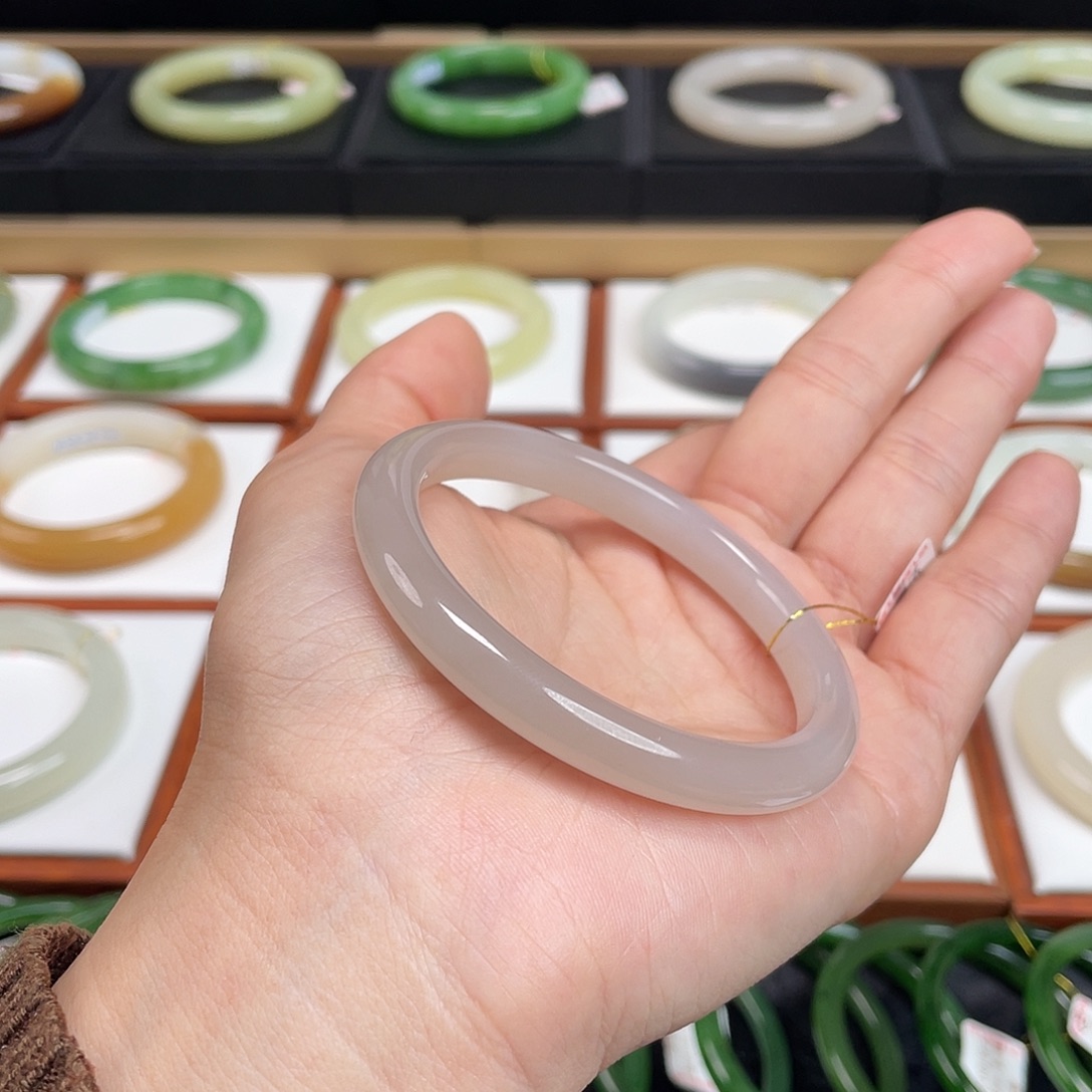 【***.和田玉未镶嵌手镯55