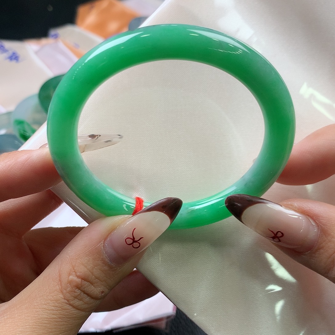 翡翠未镶嵌手镯（圆镯）24号阳绿 