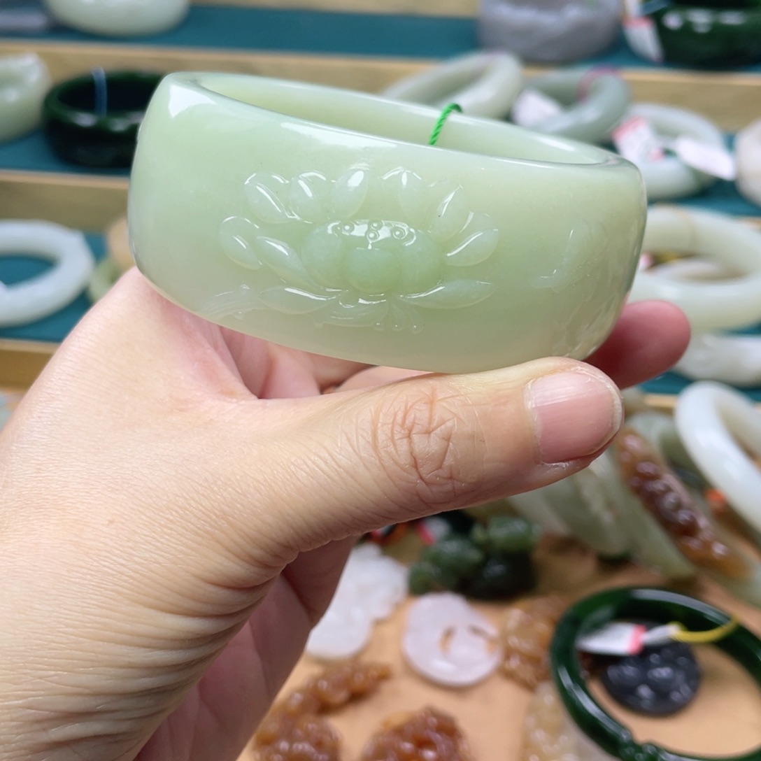 未镶嵌手镯和田玉