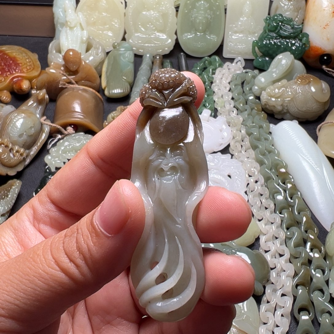 和田玉未镶嵌颈饰