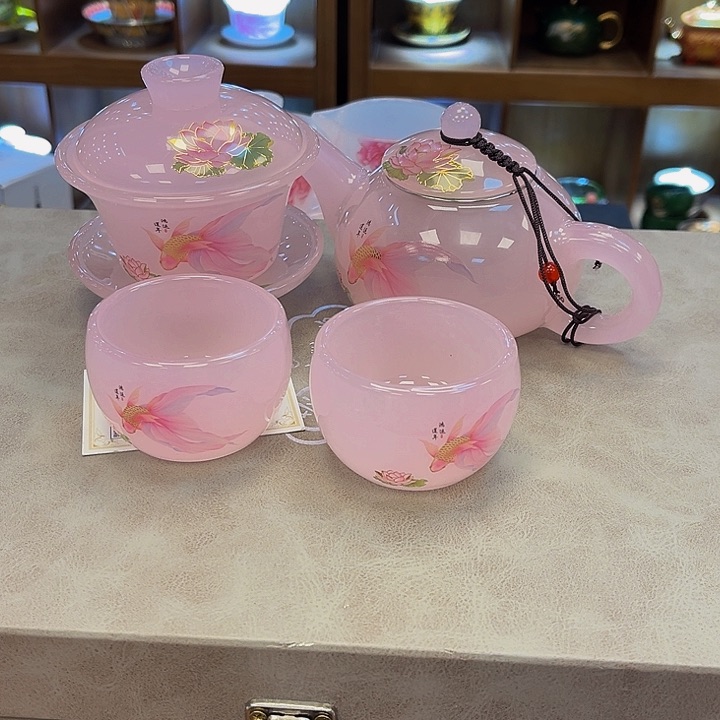 段泥茶杯吧啦吧啦的说了一