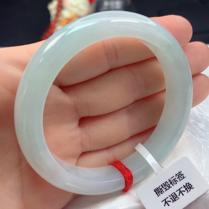 翡翠手镯未镶嵌55圈