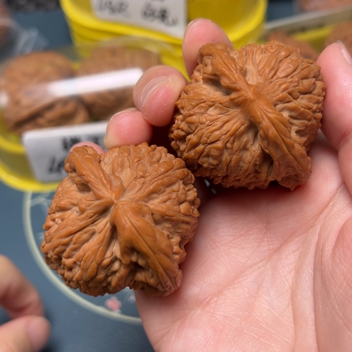 文玩核桃吊坠42-32399-05