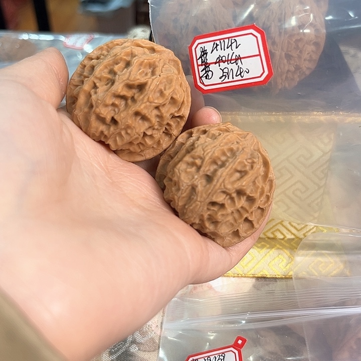 文玩核桃把件苹果园