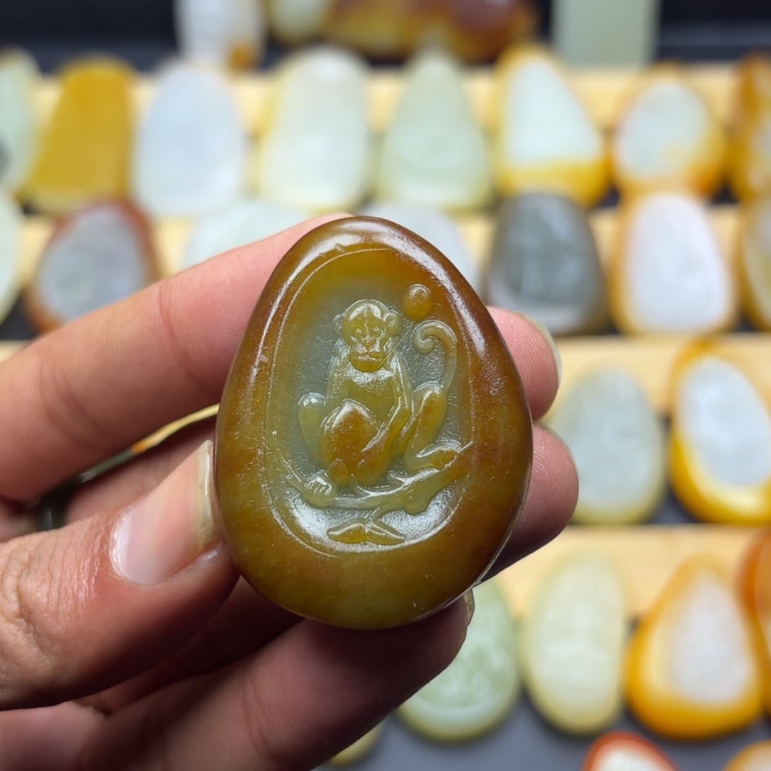 和田玉未镶嵌颈饰