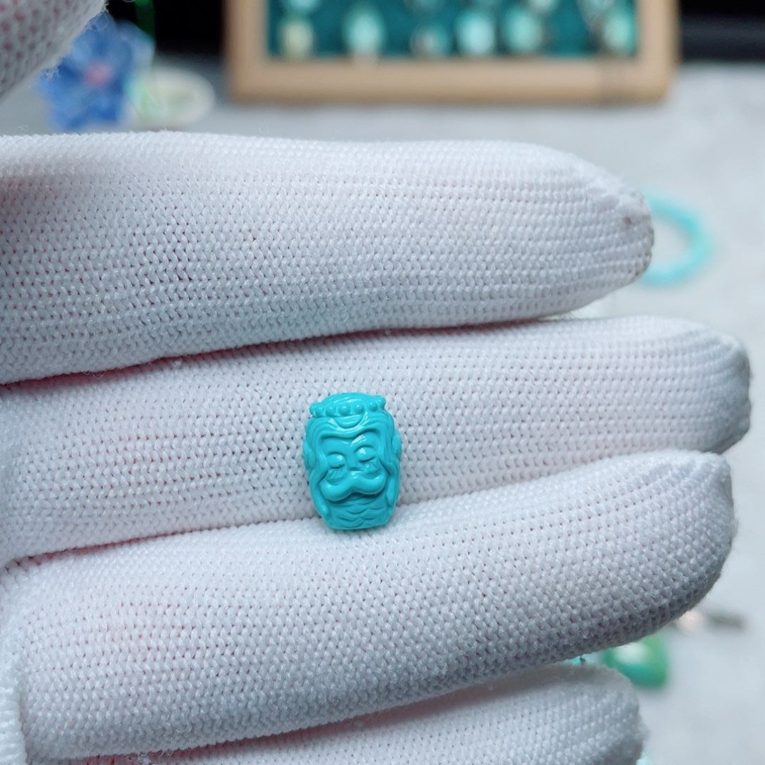 绿松石未镶嵌珠宝奇石