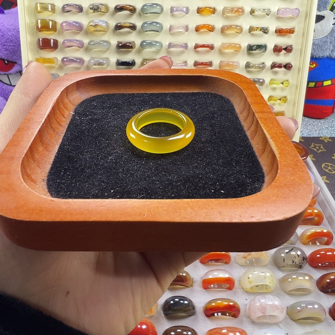 铁***优玛瑙/玉髓未镶嵌戒指A18不退换19港20